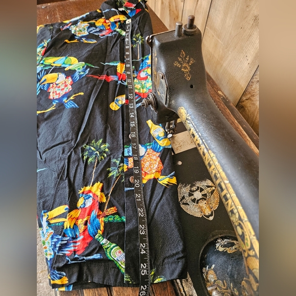 Parrot Print Hawaiian Shirt 🦜 - Picture 16 of 16